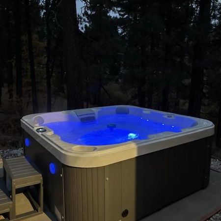 Snow Bunny Lodge - Perfect Big Bear Getaway! Deck With A New Hot Tub And Charcoal Barbecue! บิ๊กแบร์เลค ภายนอก รูปภาพ