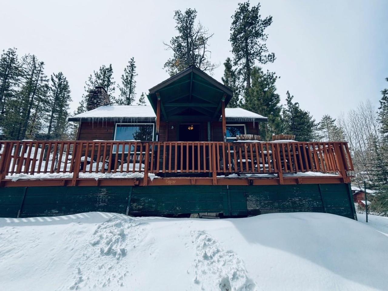 Snow Bunny Lodge - Perfect Big Bear Getaway! Deck With A New Hot Tub And Charcoal Barbecue! บิ๊กแบร์เลค ภายนอก รูปภาพ