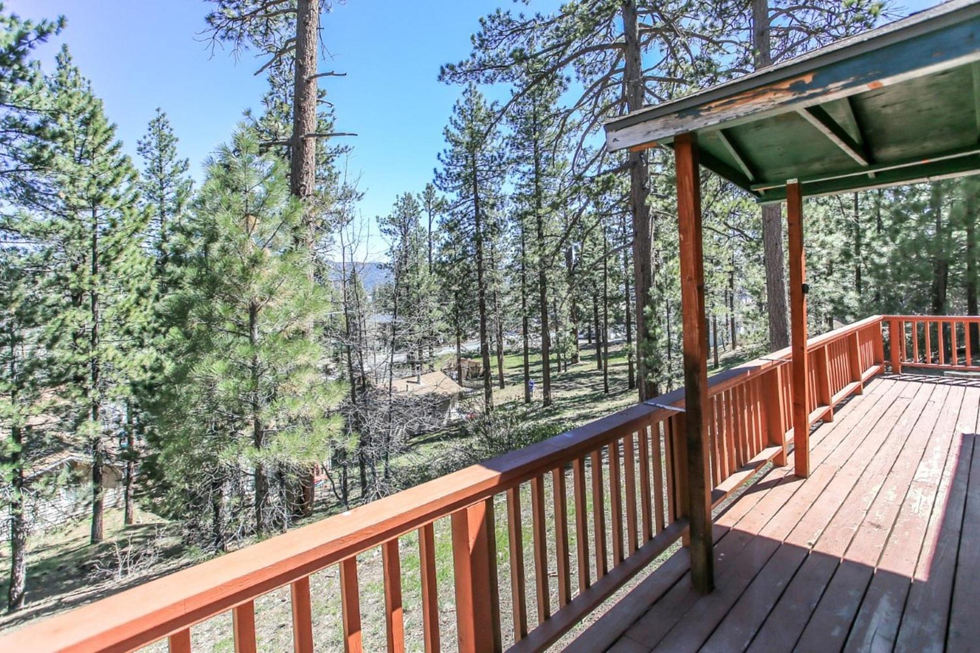 Snow Bunny Lodge - Perfect Big Bear Getaway! Deck With A New Hot Tub And Charcoal Barbecue! บิ๊กแบร์เลค ภายนอก รูปภาพ